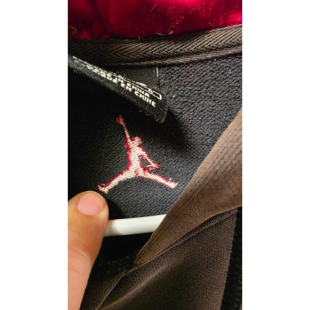 Air Jordan Unisex Pullover Hoodie shirt Size L Black Red(not perfect see pics)